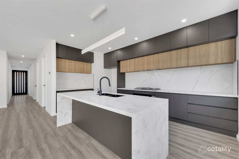 Photo - 42 Nubeena Crescent, Donnybrook VIC 3064 - Image 2