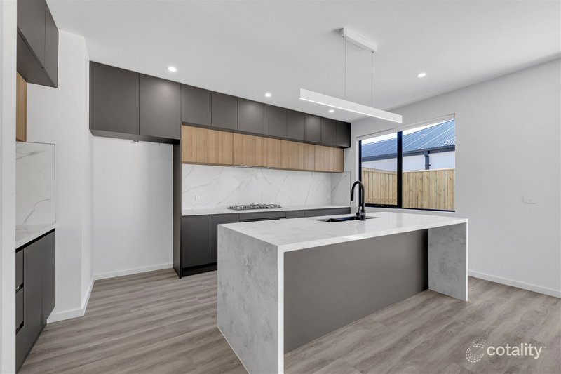 Photo - 42 Nubeena Crescent, Donnybrook VIC 3064 - Image 3