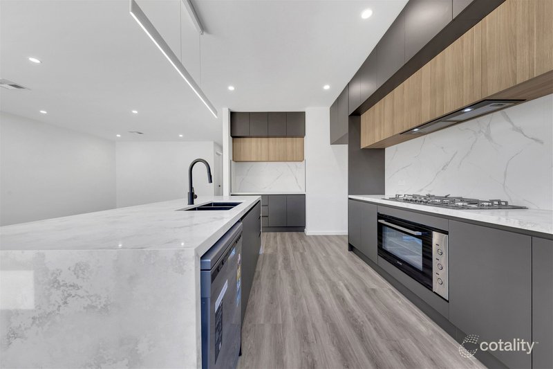 Photo - 42 Nubeena Crescent, Donnybrook VIC 3064 - Image 4