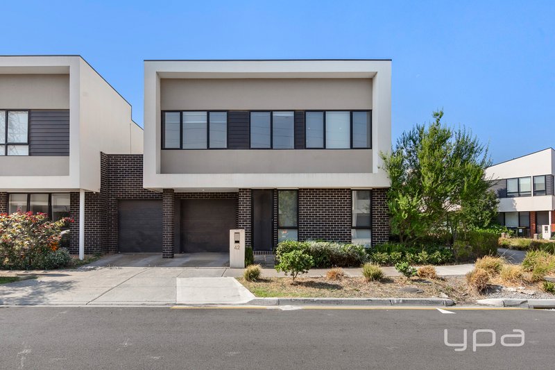 42 Oakden Crescent, St Albans VIC 3021