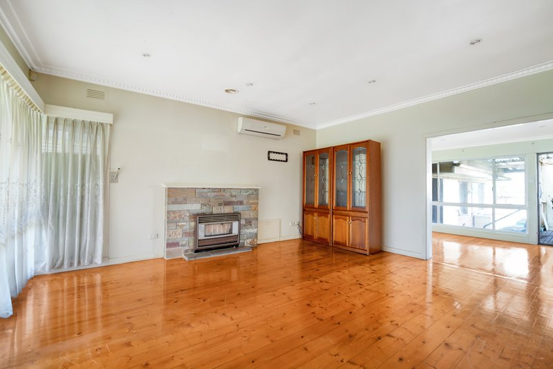 Photo - 42 Oakhill Avenue, Reservoir VIC 3073 - Image 5