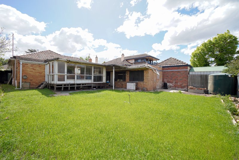 Photo - 42 Oakhill Avenue, Reservoir VIC 3073 - Image 12