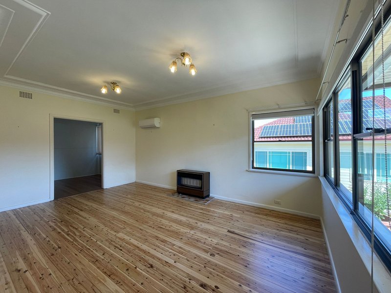 Photo - 42 Ogilvy Street, Peakhurst NSW 2210 - Image 2