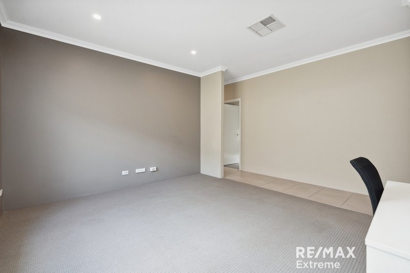 Photo - 42 Olivedale Road, Madeley WA 6065 - Image 11