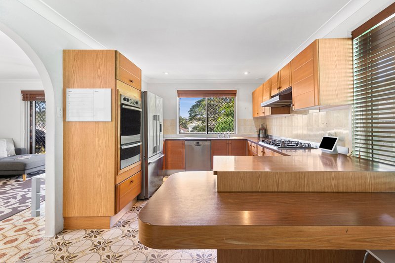 Photo - 42 Oliver Street (Cnr Of Surfers Parade) , Freshwater NSW 2096 - Image 4