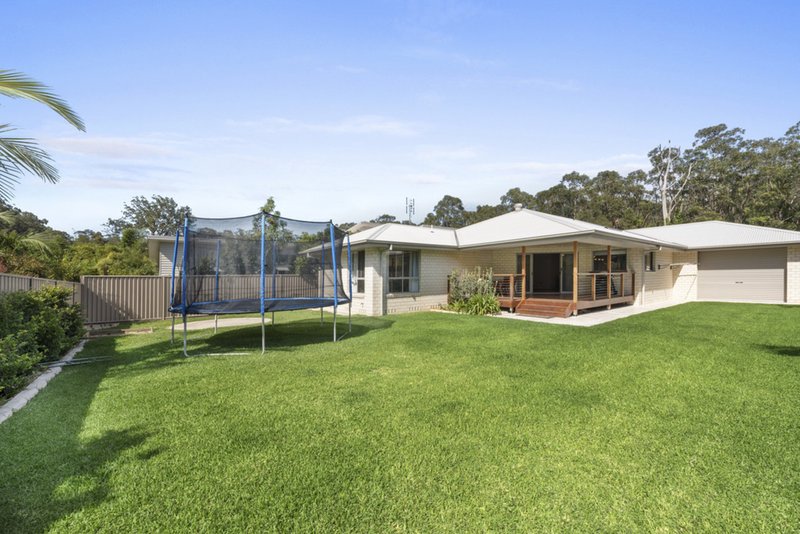 Photo - 42 Paddymelon Circuit, Bonville NSW 2450 - Image 6