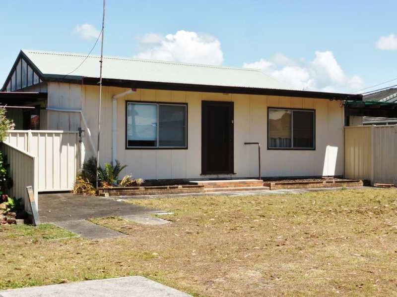 42 Parkes Street, Tuncurry NSW 2428