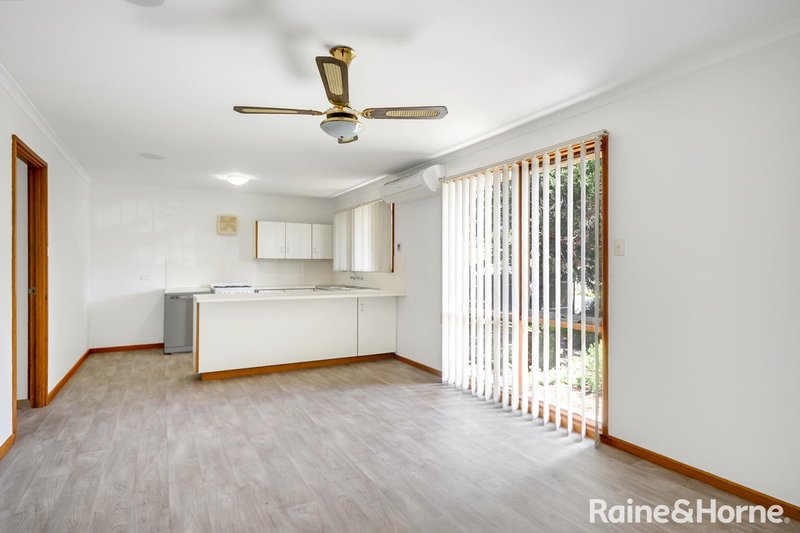 Photo - 42 Parramatta Drive, Morphett Vale SA 5162 - Image 5