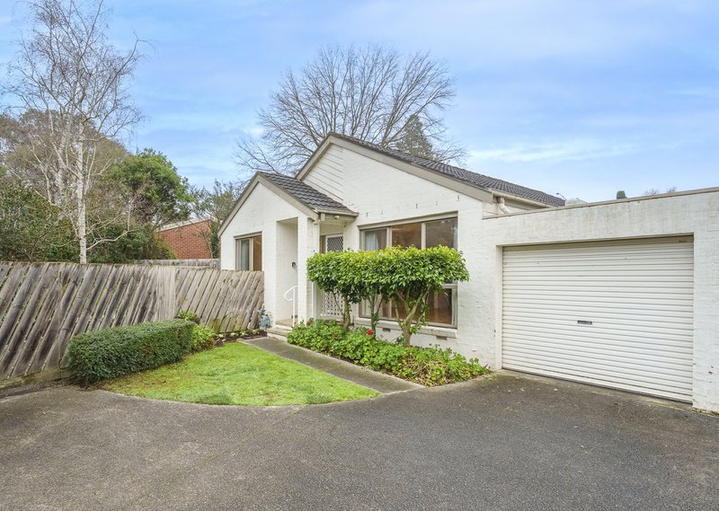 Photo - 4/2 Parrs Road, Croydon VIC 3136 - Image 1