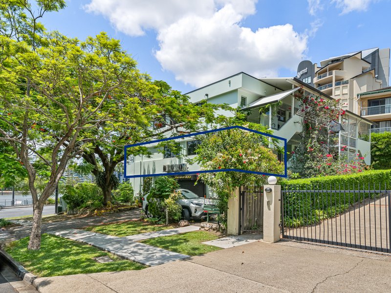 Photo - 4/2 Patrick Lane, Toowong QLD 4066 - Image 2