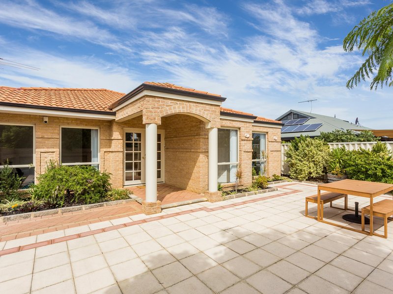 42 Pennlake Drive, Spearwood WA 6163