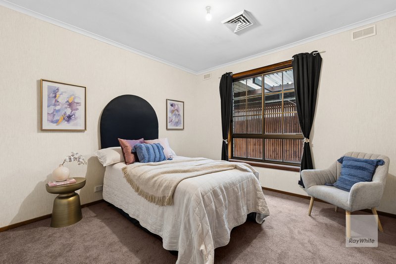 Photo - 42 Pindari Avenue, Taylors Lakes VIC 3038 - Image 16