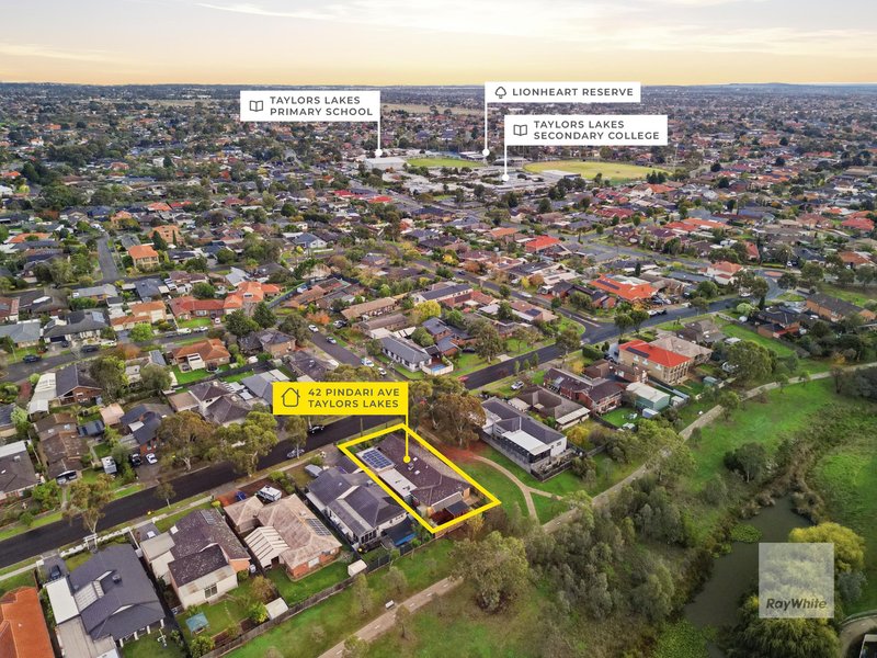 Photo - 42 Pindari Avenue, Taylors Lakes VIC 3038 - Image 21