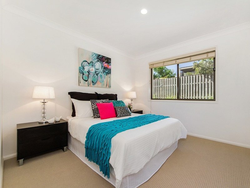 Photo - 42 Pine Valley Drive, Robina QLD 4226 - Image 11