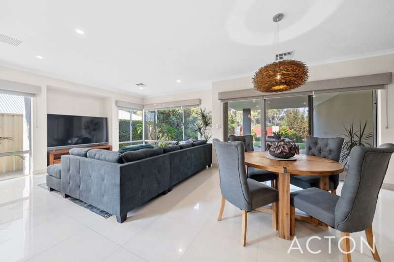 Photo - 42 Preston Drive, Lake Coogee WA 6166 - Image 6