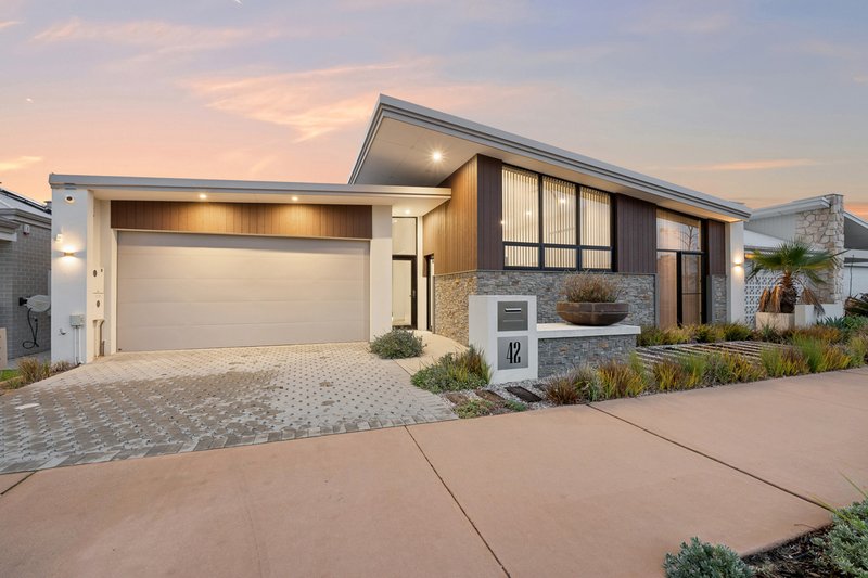 Photo - 42 Propeller Avenue, Brabham WA 6055 - Image 1