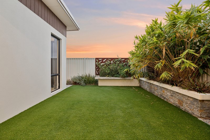 Photo - 42 Propeller Avenue, Brabham WA 6055 - Image 8