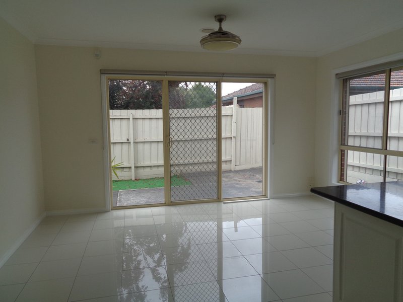 Photo - 4/2 Prospect Street, Glenroy VIC 3046 - Image 16