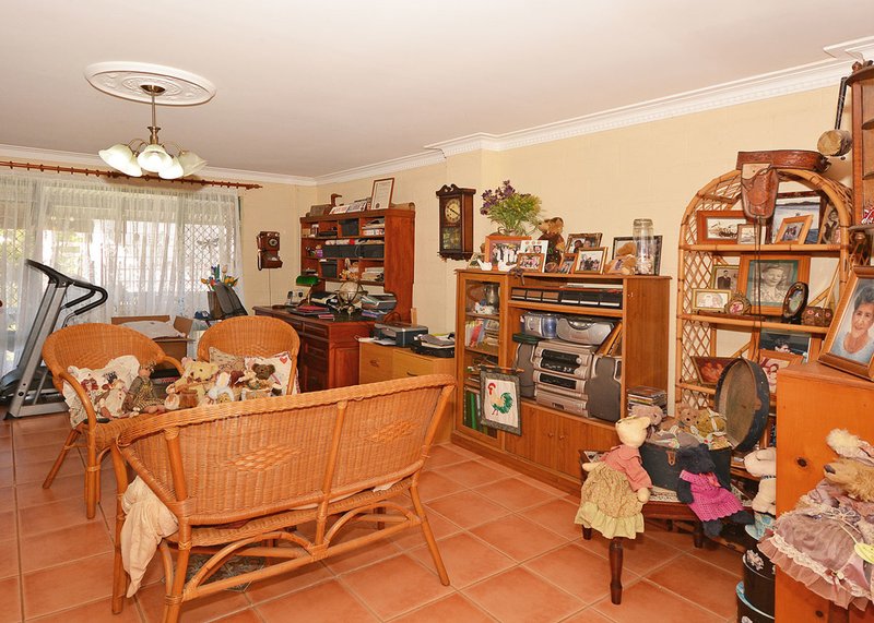 Photo - 42 Purser Road, Dundowran QLD 4655 - Image 11