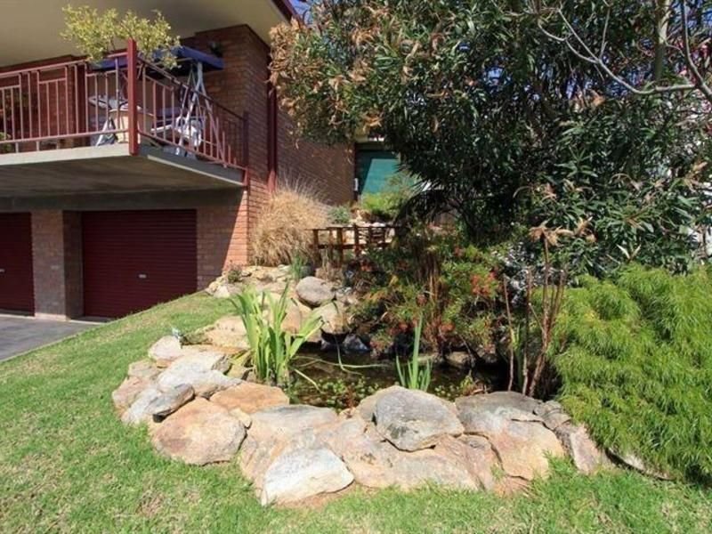 Photo - 42 Queen Elizabeth Drive, Tallangatta VIC 3700 - Image 2