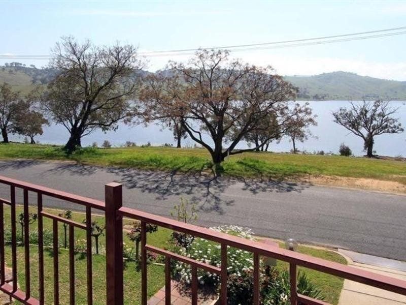 Photo - 42 Queen Elizabeth Drive, Tallangatta VIC 3700 - Image 3