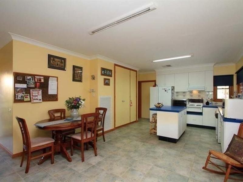 Photo - 42 Queen Elizabeth Drive, Tallangatta VIC 3700 - Image 10