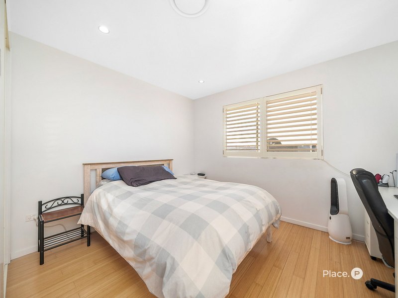 Photo - 4/2 Queen Street, Scarborough QLD 4020 - Image 17