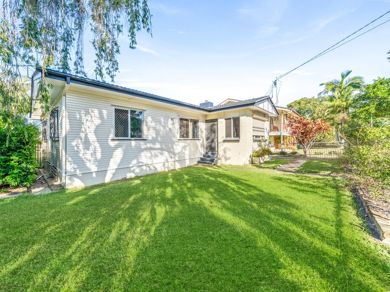 42 Raceview Street, Raceview QLD 4305