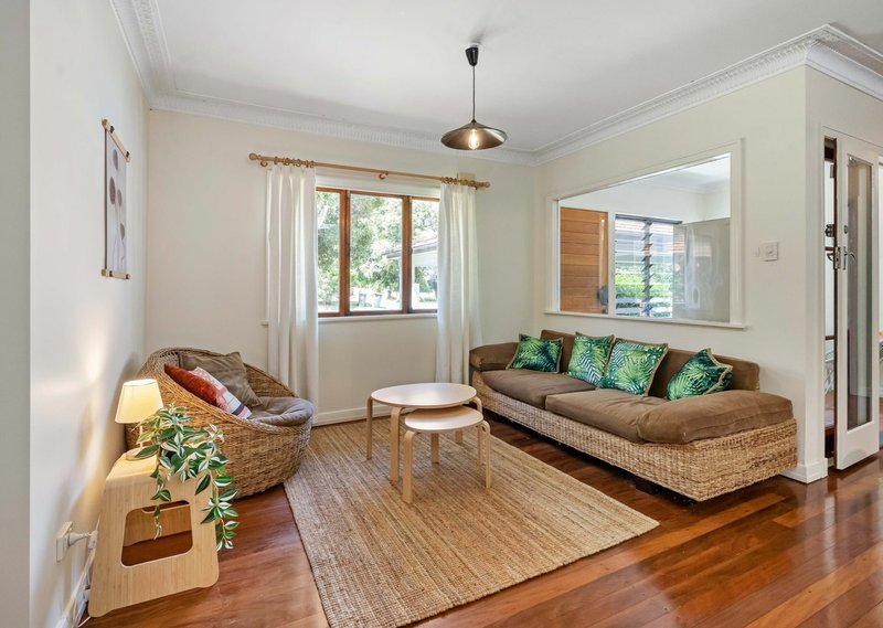 Photo - 42 Raglan Street, St Lucia QLD 4067 - Image 4