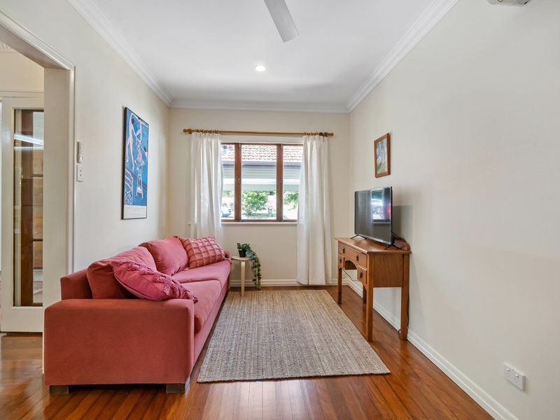 Photo - 42 Raglan Street, St Lucia QLD 4067 - Image 7