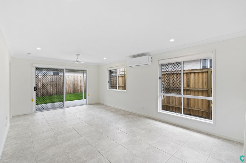 Photo - 42 Randwick Avenue, Logan Reserve QLD 4133 - Image 3