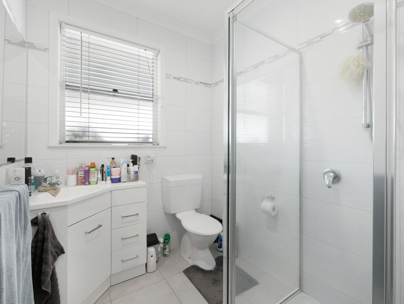 Photo - 42 Rattray Avenue, Wangaratta VIC 3677 - Image 6