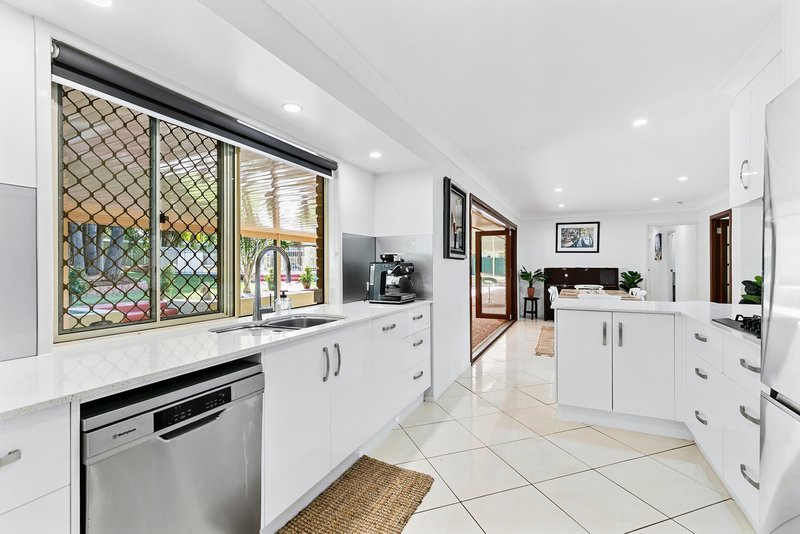 Photo - 42 Relesah Drive, Ningi QLD 4511 - Image 4