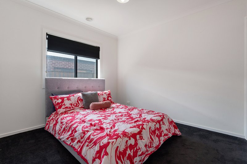 Photo - 42 Riceflower Rise, Wallan VIC 3756 - Image 10