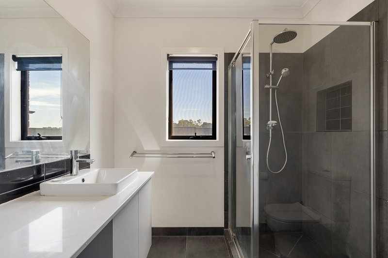 Photo - 42 Riceflower Rise, Wallan VIC 3756 - Image 12