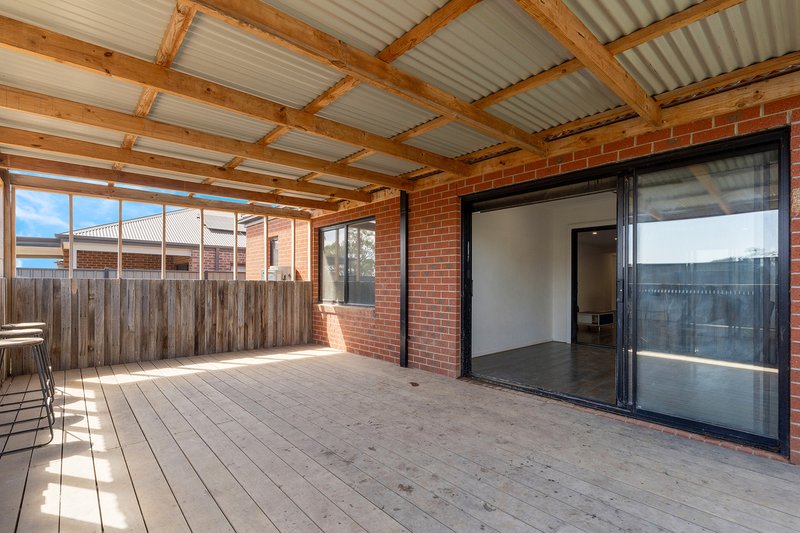 Photo - 42 Riceflower Rise, Wallan VIC 3756 - Image 13