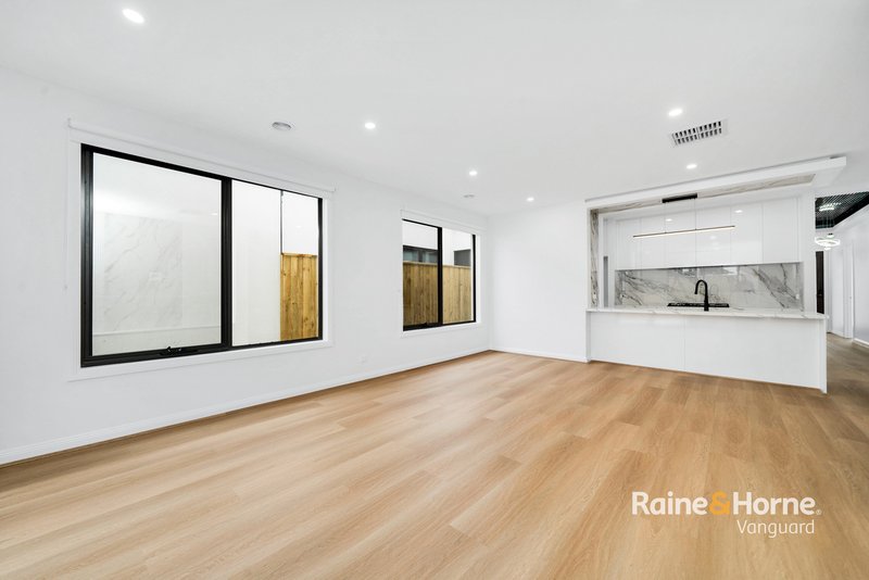 Photo - 42 Riceflower Road, Mickleham VIC 3064 - Image 9