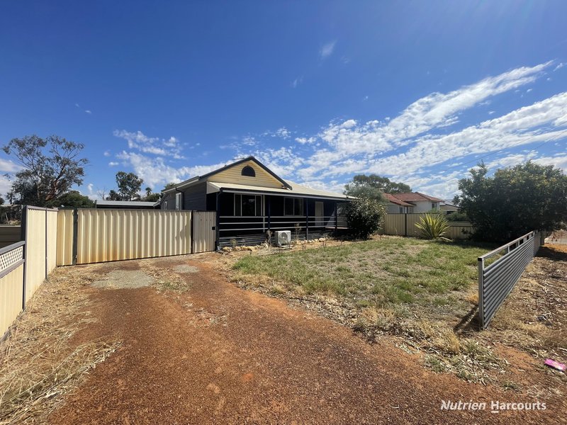 Photo - 42 Richter Avenue, Morawa WA 6623 - Image 4