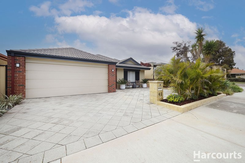 Photo - 42 Ripplevale Circle, Carramar WA 6031 - Image 2