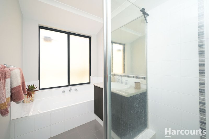 Photo - 42 Ripplevale Circle, Carramar WA 6031 - Image 17