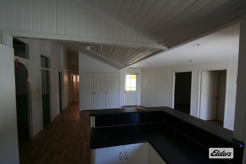 Photo - 42 Riverview Street, Emerald QLD 4720 - Image 7