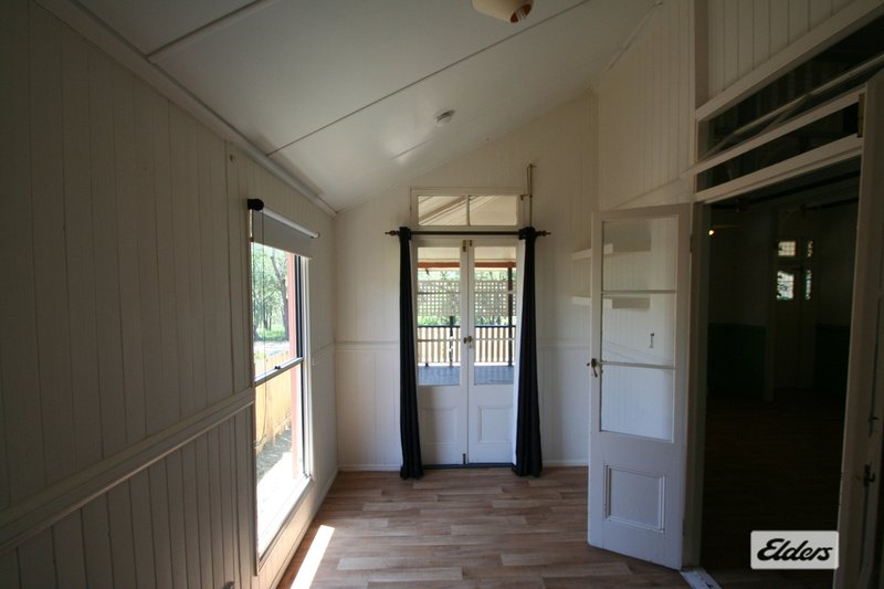 Photo - 42 Riverview Street, Emerald QLD 4720 - Image 16