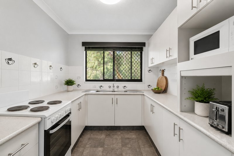 Photo - 4/2 Rope Court, Mermaid Waters QLD 4218 - Image 5