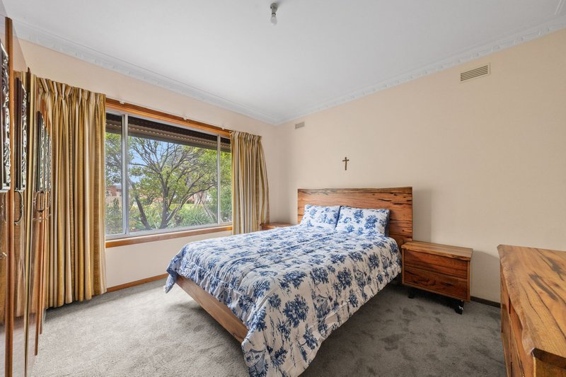 Photo - 42 Rosala Avenue, Altona North VIC 3025 - Image 7