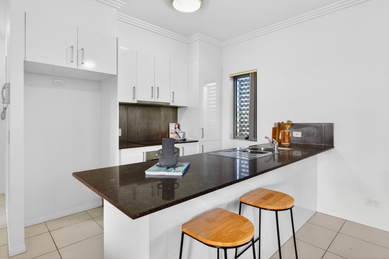 Photo - 4/2 Rowell Street, Zillmere QLD 4034 - Image 4