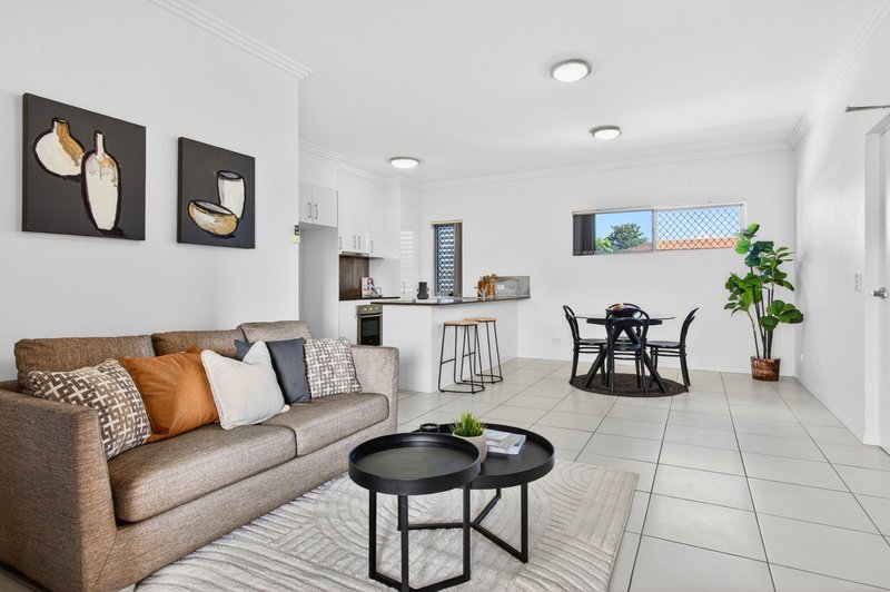 Photo - 4/2 Rowell Street, Zillmere QLD 4034 - Image 5