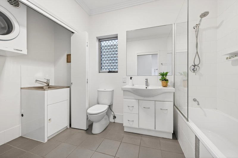 Photo - 4/2 Rowell Street, Zillmere QLD 4034 - Image 10