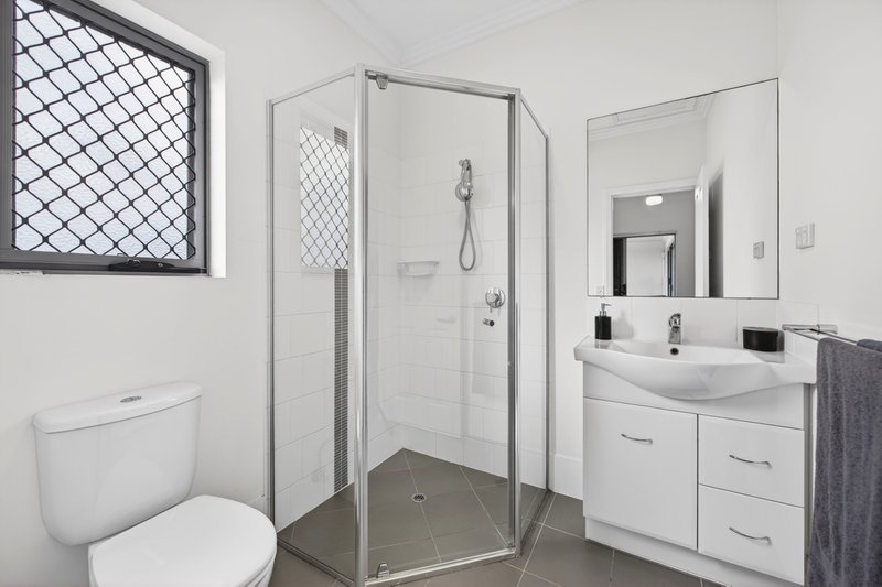 Photo - 4/2 Rowell Street, Zillmere QLD 4034 - Image 12