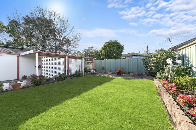 Photo - 42 Runyon Avenue, Greystanes NSW 2145 - Image 8