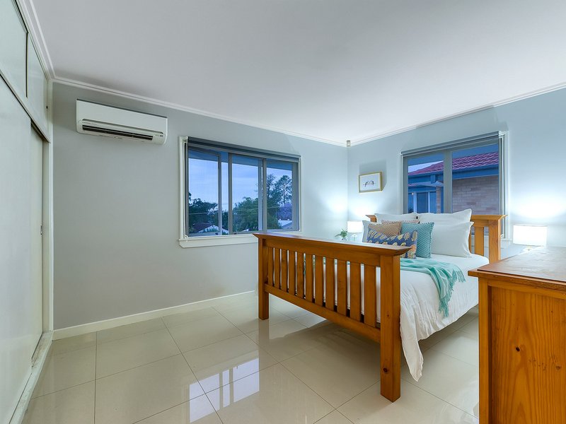 Photo - 42 Rutherford Street, Stafford Heights QLD 4053 - Image 9